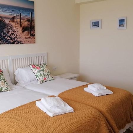 Precioso Piso En Playa America Con Jardin Privado. Nigran Bagian luar foto