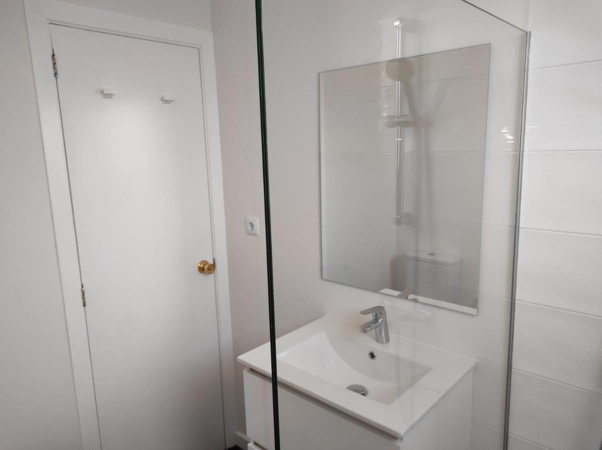 Precioso Piso En Playa America Con Jardin Privado. Nigran Bagian luar foto