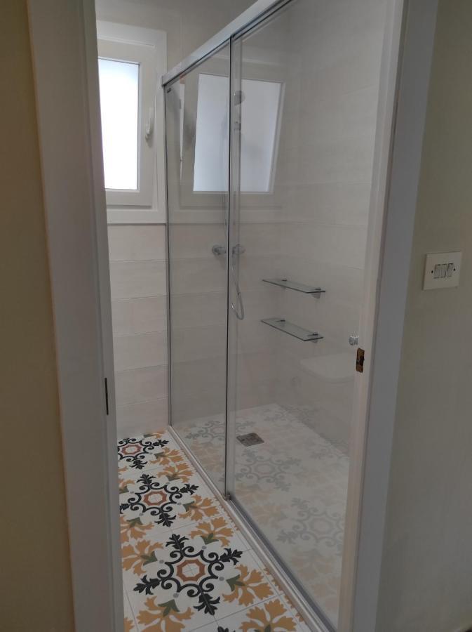 Precioso Piso En Playa America Con Jardin Privado. Nigran Bagian luar foto