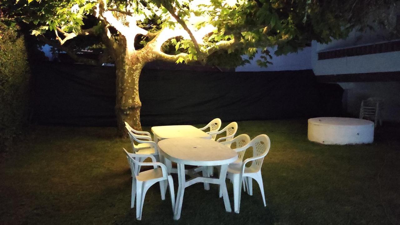 Precioso Piso En Playa America Con Jardin Privado. Nigran Bagian luar foto