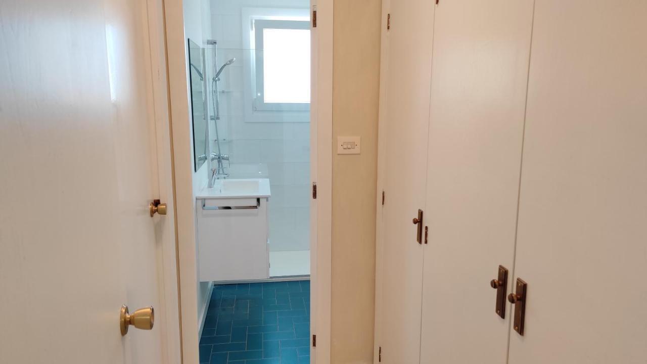 Precioso Piso En Playa America Con Jardin Privado. Nigran Bagian luar foto
