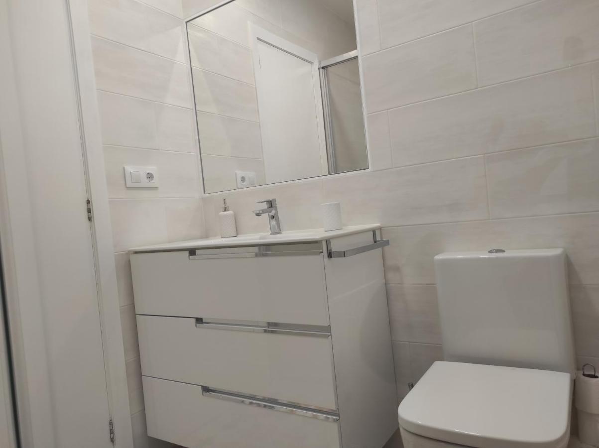 Precioso Piso En Playa America Con Jardin Privado. Nigran Bagian luar foto