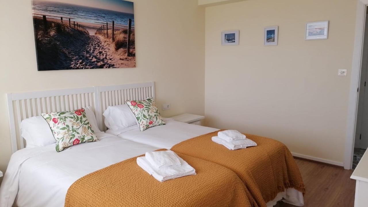 Precioso Piso En Playa America Con Jardin Privado. Nigran Bagian luar foto
